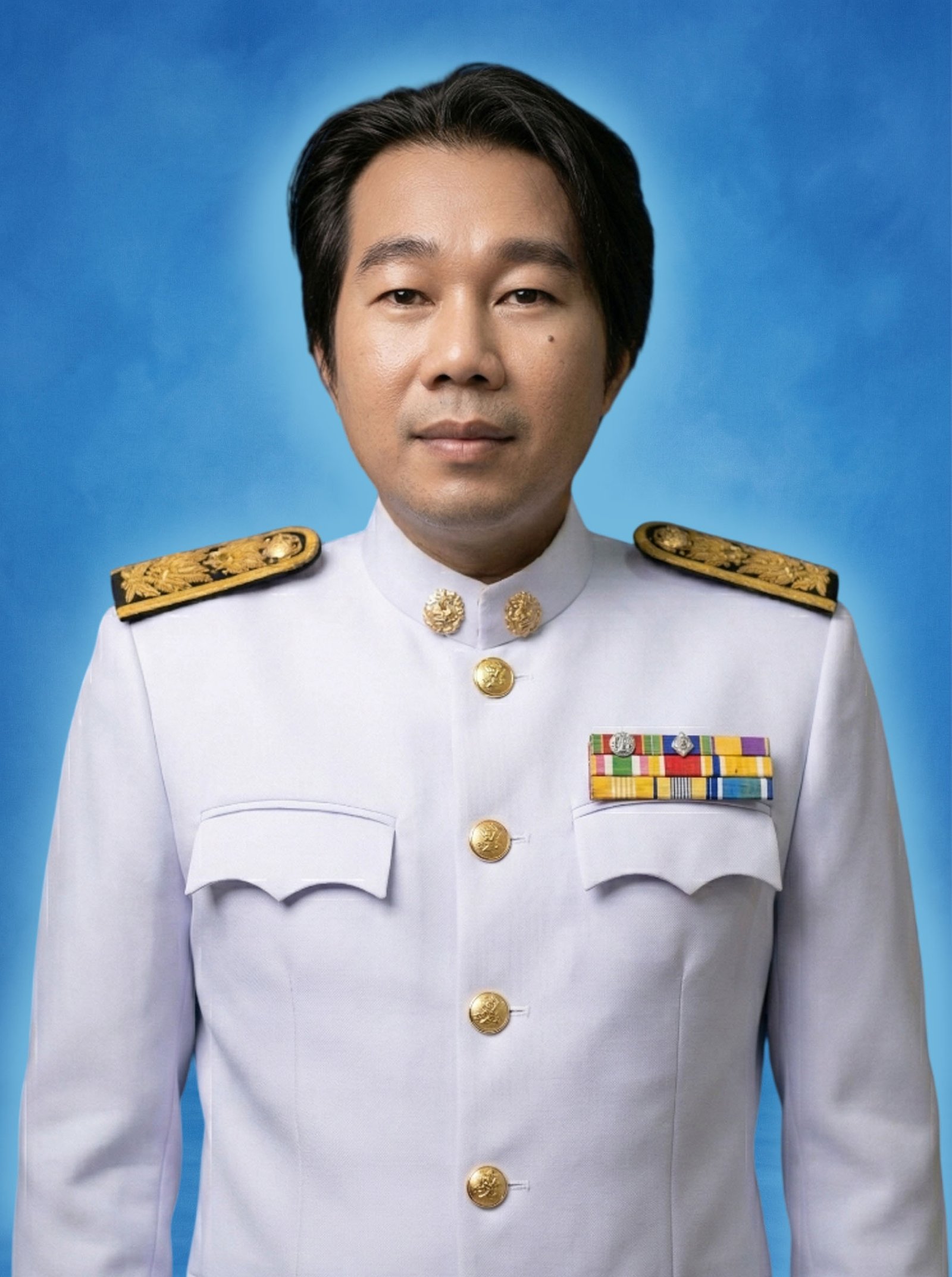 นายองอาจ รอดพิทักษ์